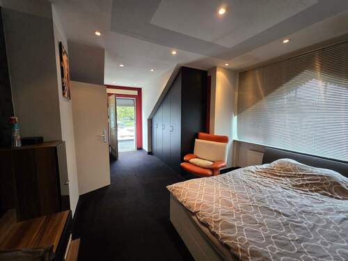 Zimmer 1 - 