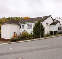 Attraktives Mehrfamilienhaus mit 3 Wohneinheiten, großem Grundstück & Garagen – vielseitig nutzbar in Lüdenscheid - Pöppelsheim Attraktives Mehrfamilienhaus mit 3 Wohneinheiten, großem Grundstück & Garagen – vielseitig nutzbar in Lüdenscheid - Pöppelsheim