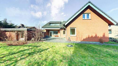 Außen - Gartenansicht vom Anbau - 9 Zimmer Einfamilienhaus zum Kaufen in Detmold