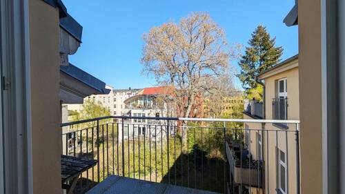 Ausblick auf den Balkon - 2 Zimmer Etagenwohnung in Potsdam
