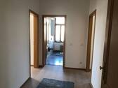 Flur - 2 Zimmer Etagenwohnung zur Miete in Dessau-Roßlau