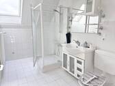 Obergeschoss - Badezimmer - 