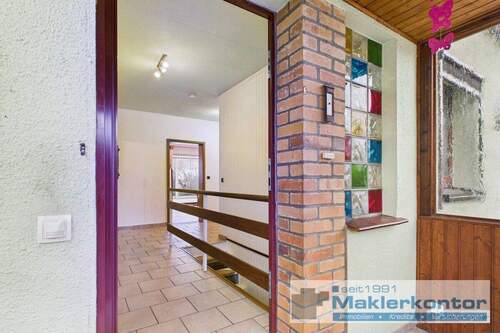 Eingangsbereich - 6 Zimmer Einfamilienhaus zum Kaufen in Neustrelitz