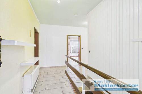 Diele OG - 6 Zimmer Einfamilienhaus in Neustrelitz