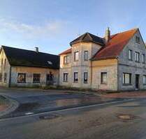 Großzügiges Wohnhaus mit vielseitigen Nebengebäuden und großem Potenzial in Zetel