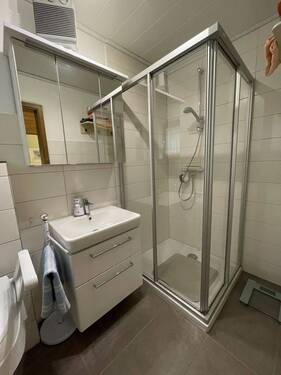 Bad mit Dusche EG - 