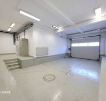 Gewerbehalle_Studio_Werkstatt mit Rolltor und Büro am Bahnhof Müllheim