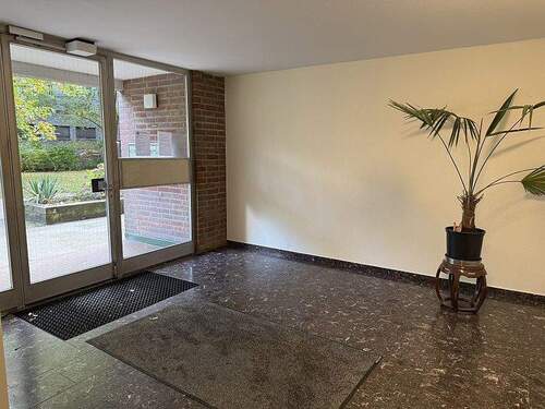Eingangsbereich Treppenhaus.jpg - 