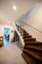 Elegante Treppe mit Glaselementen - 