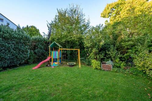 Schön eingewachsener Garten mit Sichtschutz - 4 Zimmer Reihenendhaus zum Kaufen in Frankfurt am Main