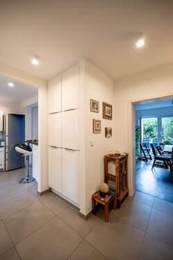 Foyer im EG mit Einbauschrank - 