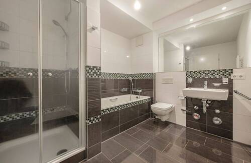 Badezimmer - 3 Zimmer Etagenwohnung in Hamburg