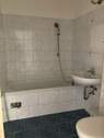 Badezimmer - 3 Zimmer Etagenwohnung zur Miete in Dessau-Roßlau