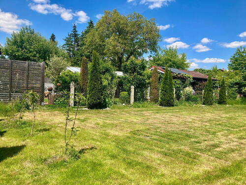 Garten - Provisionsfrei: Zweifamilienhaus mit schönem Garten, ruhig, hell, renoviert, Wolfgangsiedlung