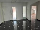 Eingangsbereich - Etagenwohnung mit 128,00 m² in Ostelsheim zur Miete