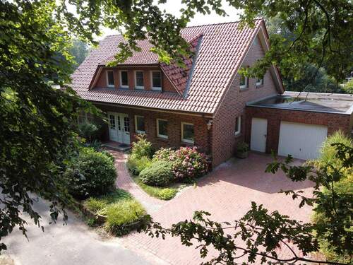 Luftaufnahme - IMMOBILIEN GUMNIOR präsentiert: Idyllisches Einfamilienhaus! Alleinlage in Salzbergen Holsten - Natur pur in Emsnähe!