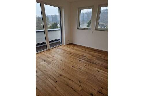 Blick in Wohnbereich (Beispiel) o. Gew. - 3 Zimmer Etagenwohnung zum Kaufen in Konz