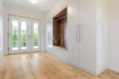 Eingangsbereich mit Gardarobe - 5 Zimmer Einfamilienhaus in Neu-Anspach