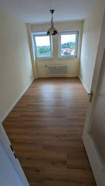 Zimmer 1 - 3 Zimmer Etagenwohnung zur Miete in Bensehim