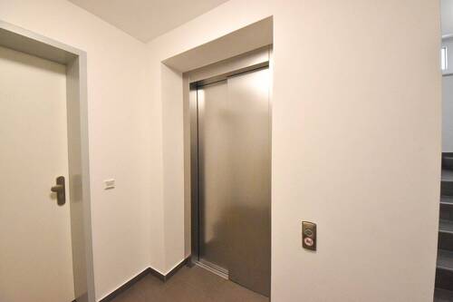 Personenaufzug - 2 Zimmer Etagenwohnung in Rödermark