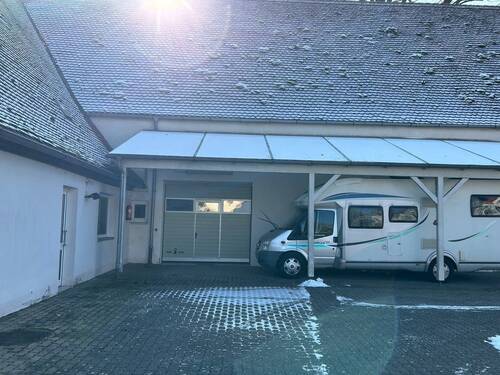 Eine der drei Garagen - 
