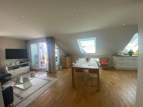 Esszimmer und Wohnzimmer - 4 Zimmer Etagenwohnung zum Kaufen in Gärtringen