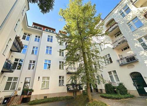 Innenhof - 2 Zimmer Etagenwohnung zum Kaufen in Berlin