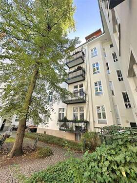 Blick zur Wohnung - 2 Zimmer Etagenwohnung in Berlin
