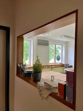 Durchreiche zum Besprechungsra - 