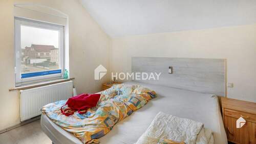 1. OG Schlafzimmer 2 - 