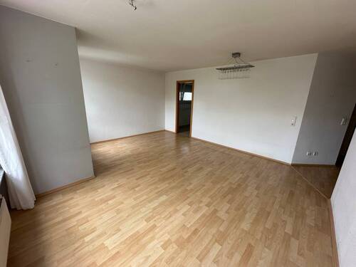 Wohnzimmer - 2 Zimmer Etagenwohnung zum Kaufen in Stuttgart