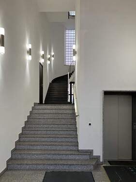 Hausflur - Büro mit 250,00 m&sup2; in Kassel zur Miete