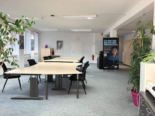 Großraumbüro, Gegenblick - 