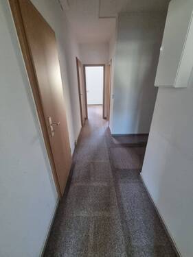 Flur. - Etagenwohnung mit 55,30 m&sup2; in Waren (Müritz) zur Miete