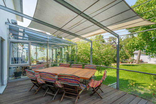 Terrassenbereich mit Gartenblick - 