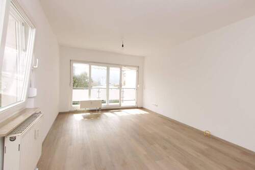IMG_0845 Wohnzimmer Bild 2.JPG - 2 Zimmer Etagenwohnung zur Miete in Bad Säckingen