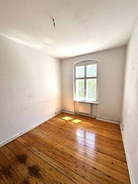 Zimmer 1 - 2 Zimmer Etagenwohnung zum Kaufen in Berlin