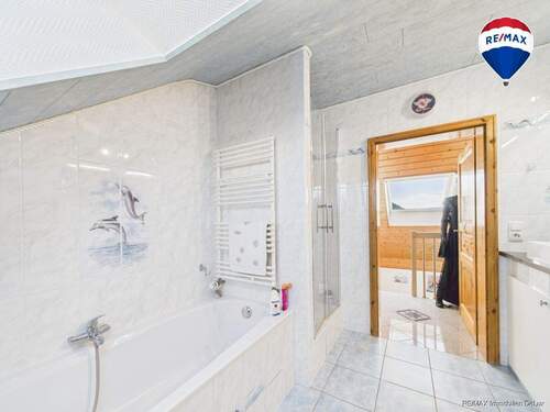 REMAX Immobilien DeLux Einfamilienhaus in Besseringen Bad OG - 