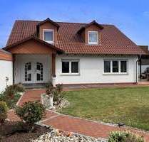 Charmante, großzügige Wohnung in Hanglage mit Garten, Terrasse und Sauna in Baunatal- Großenritte