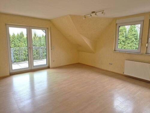Wohn-/Esszimmer - 