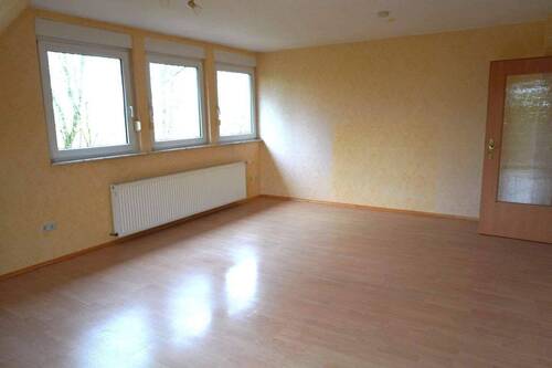 Wohn-/Esszimmer - 