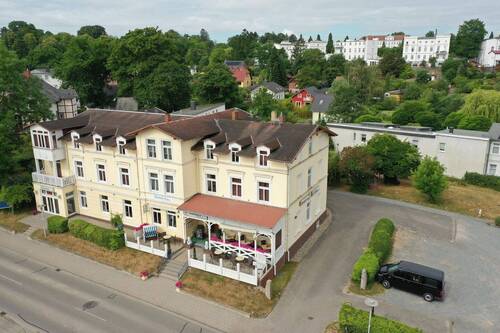 Front - Traditionshotel auf Rügen - 999.999,00 EUR Kaufpreis, ca.  900,00 m² Wohnfläche