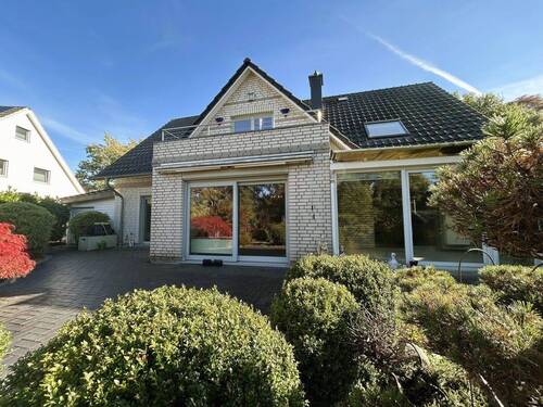 Ansicht Gartenseite - 7 Zimmer Mehrfamilienhaus, Wohnhaus in Mönkeberg