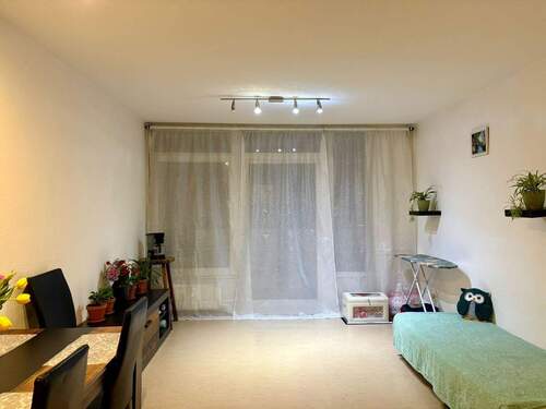 Wohnzimmer
- Etagenwohnung mit 53,80 m&sup2; in Ludwigshafen am Rhein zur Miete