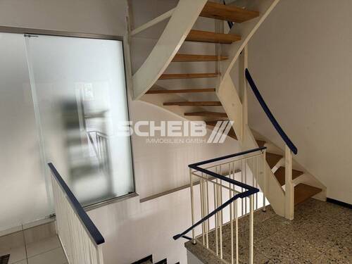 erreichbar über Treppenhaus - 