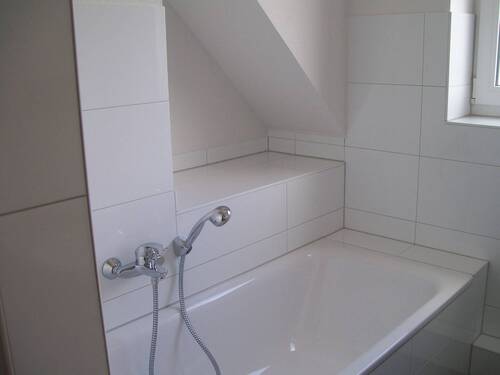 Badewanne mit Abseite - 