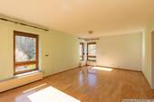 Wohnzimmer im Erdgeschoss - 
