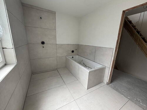 Bild 3 - 6 Zimmer Doppelhaushälfte in Illertissen