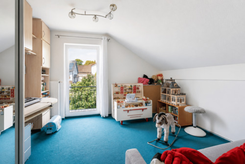 27 - Kinderzimmer mit Balkonzu - 