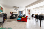 19 - Wohnzimmer mit Klavier - 